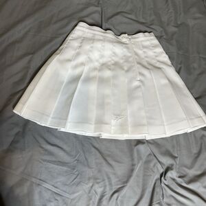 Vintage Women's Pleated Reebok Skirt Size 12 White Tennis Sporty